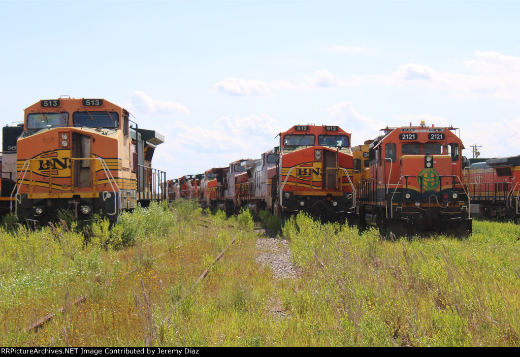 BNSF Dash 8s and a Geep